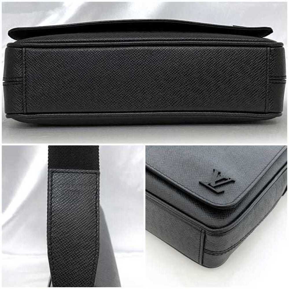 LOUIS VUITTON Black Leather Shoulder Bag - Picture 9 of 11